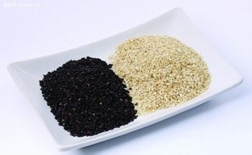 营养方便快捷早餐----葱花蛋饼、芝麻蛋饼