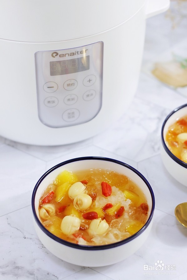 如何自制桃胶银耳凤梨甜汤