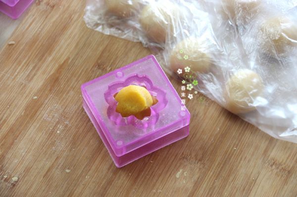 和果子板栗蓉桃山