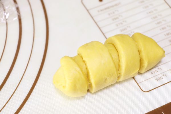 南瓜肉松芝麻包