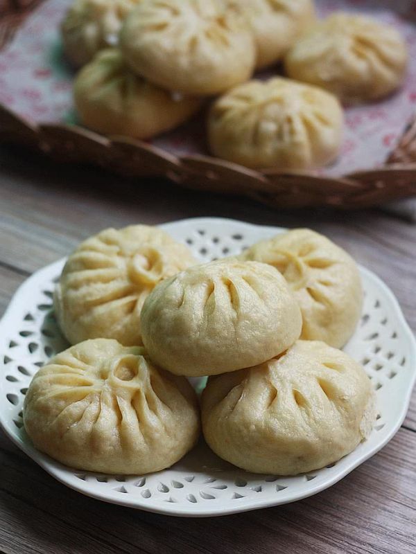 榨菜鲜肉胡萝卜包子