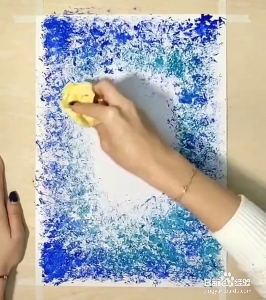 教你用纸团画出仰望树林