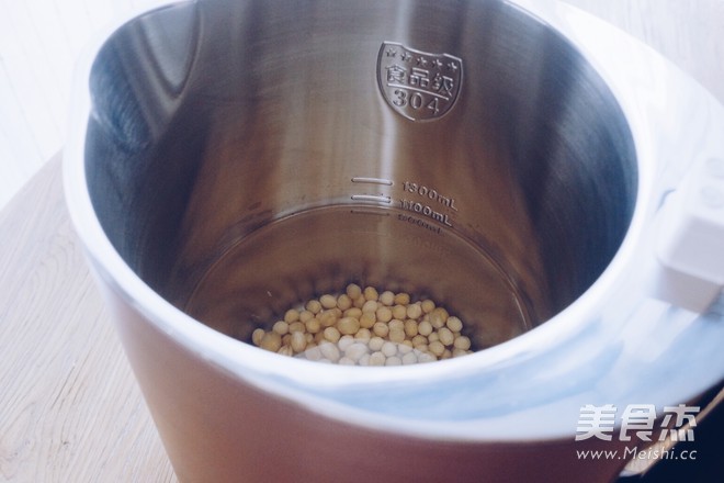 抹茶红豆豆浆冰