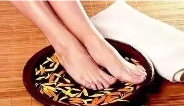如何治脚气小偏方