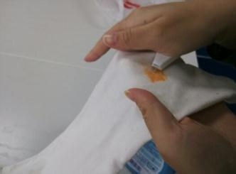 衣服上的油渍怎么洗？