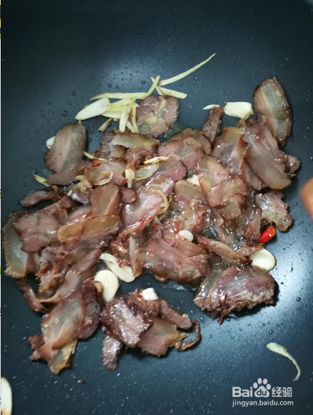 腊肉炒冬笋的做法