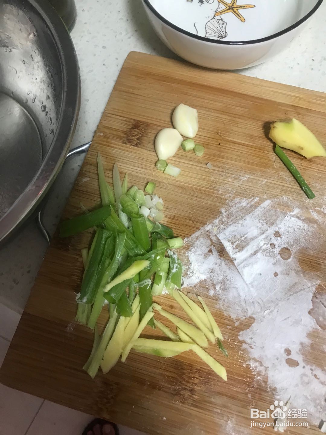 清蒸鲈鱼怎么做才不腥又好吃。