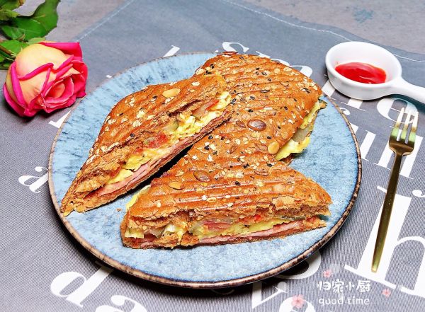 芝士火腿三明治