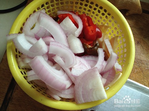 如何制作炒鲜鱿鱼