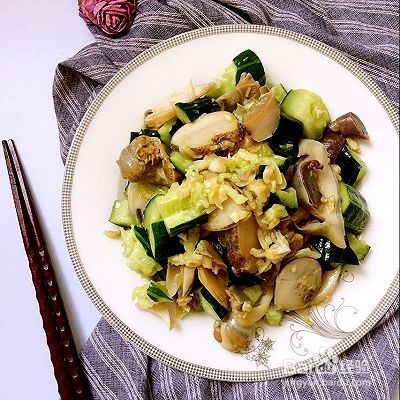 黄瓜拌海螺的做法