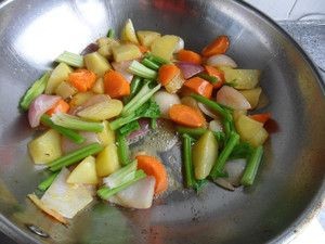 家常咖喱鸡腿盖浇饭的做法