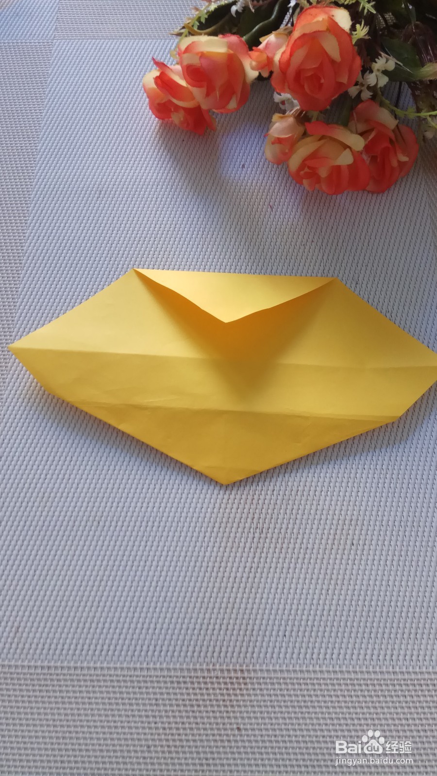 儿童折纸带领带的心形折法