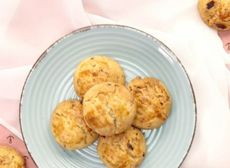 如何自制美味榛子酥