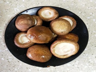 酿香菇粉丝煲怎么做