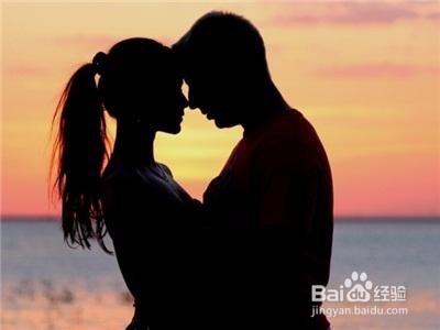 恋爱中的女性如何抓住男生的心又不失分寸