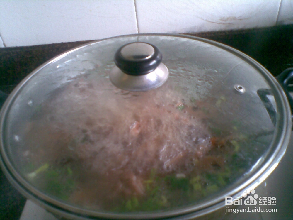 莲藕猪手汤烹制方法