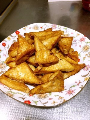 家常青椒木耳烧豆腐怎么做？超好吃简单的教程