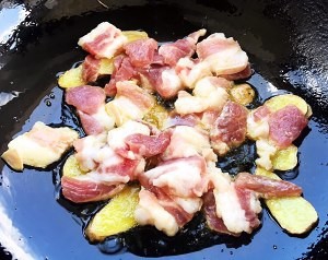 姜烧五花肉米鱼干