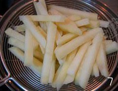 简单的制作炸薯条（炸土豆）