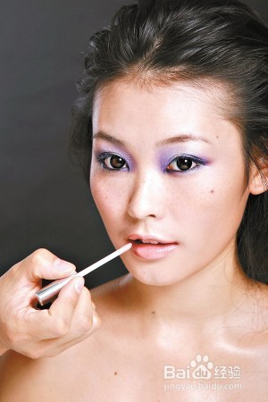 冬季嘴唇干燥爆裂怎么办