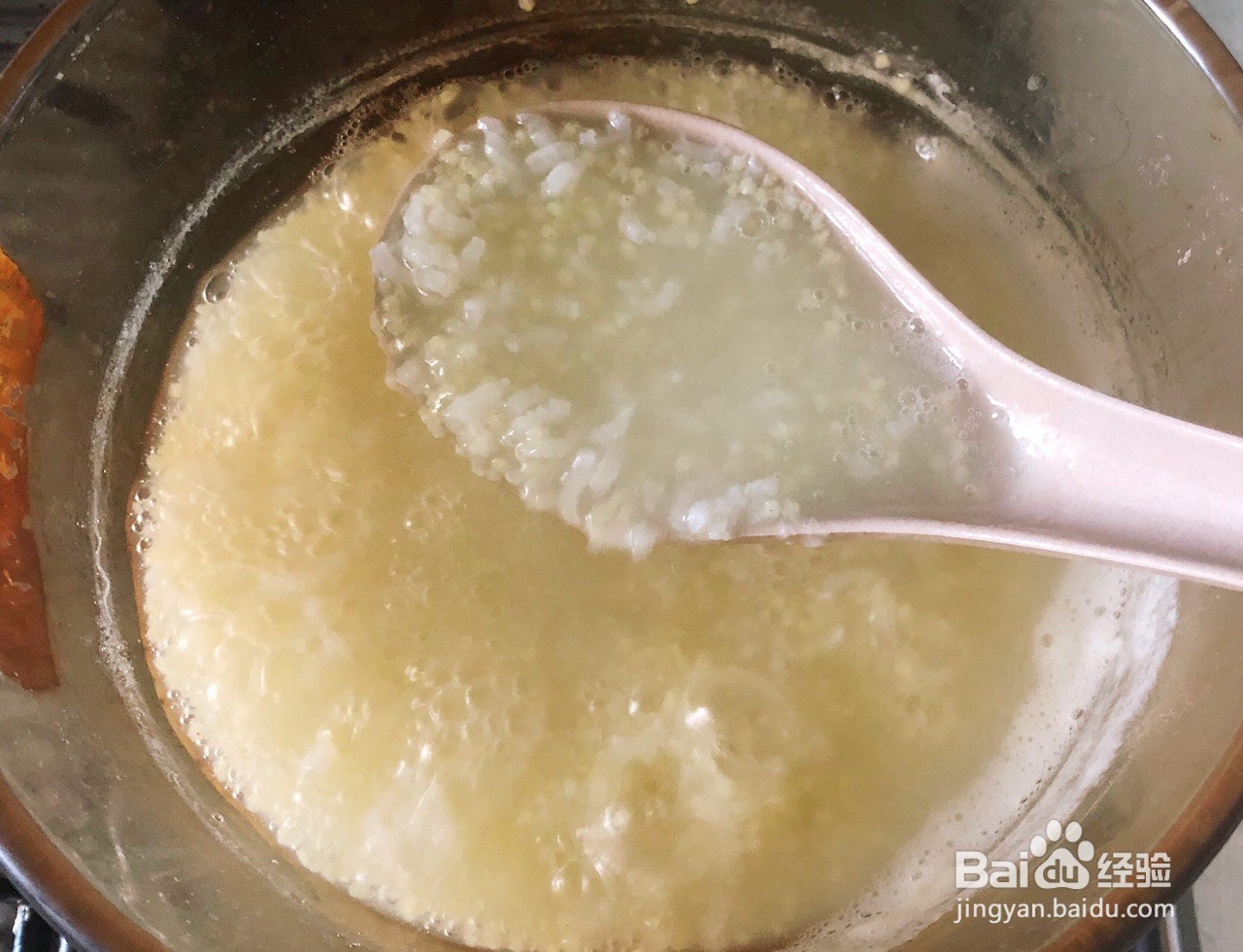 如何制作一份海鲜蔬菜粥？