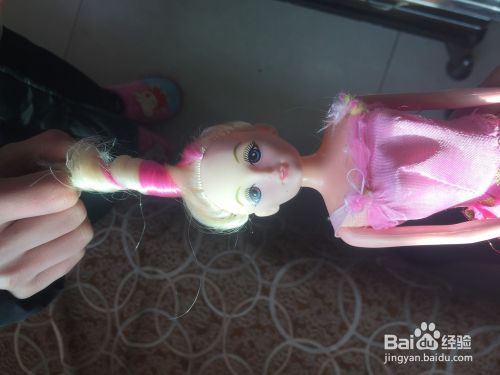 如何为芭比娃娃制作洗头台？如何使用洗头台？