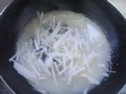 健康美食之萝卜丝鲫鱼汤的家常做法