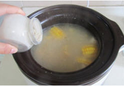 养生玉米山药棒骨汤