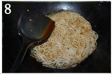 豆角茄子鸡肉脆肠焖面