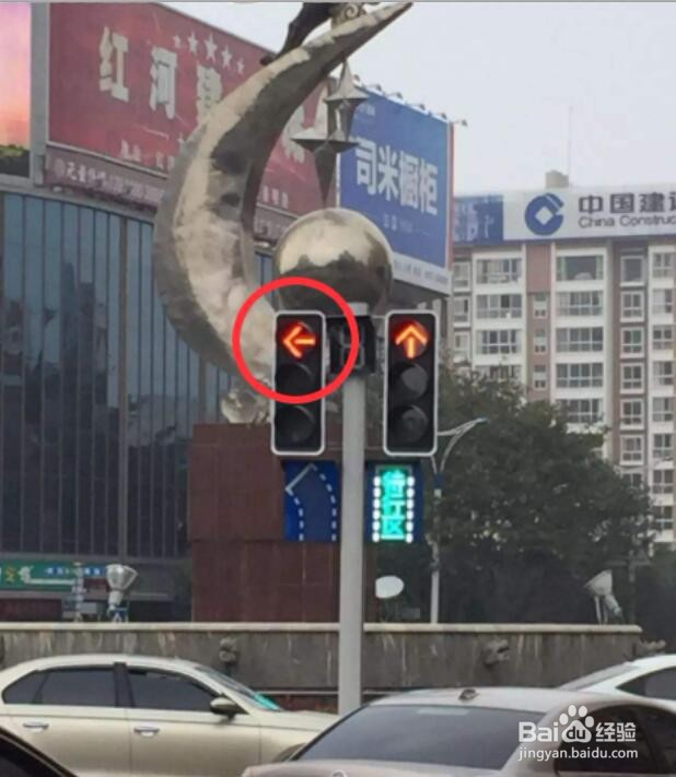 手动挡停车等红灯步骤