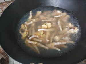 沙姜鸡脚的做法