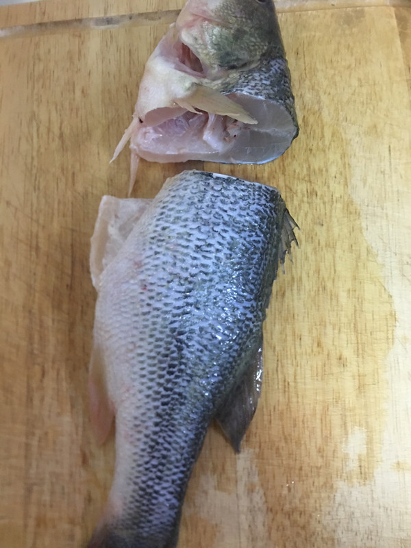 孔雀开屏清蒸鲈鱼