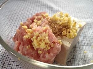 食补养生白萝卜豆腐圆子汤