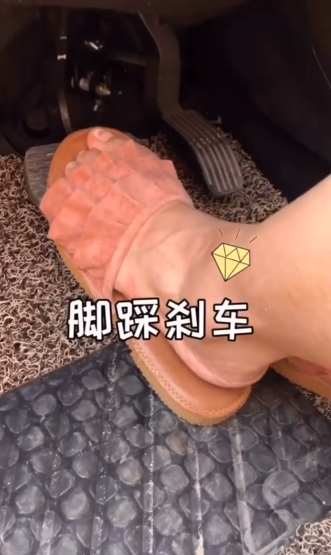 车的遥控钥匙没电了怎么办