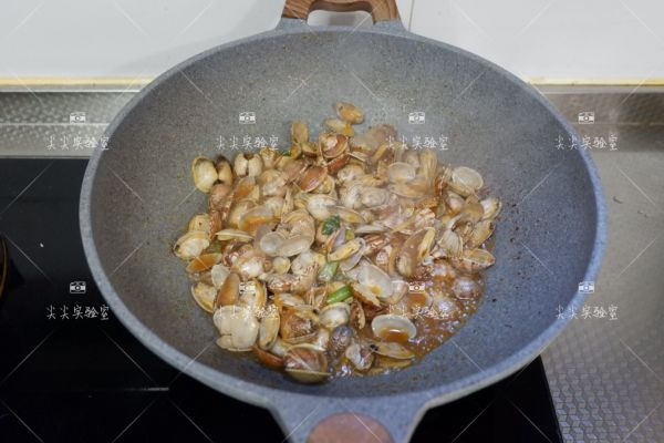 蒜蓉辣酱炒花蛤