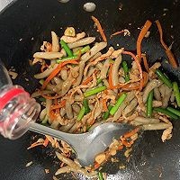 如何制作杂炒莜面鱼