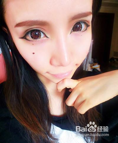 如何打造T台夸张精致妆容