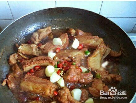 学做蒜香辣排骨