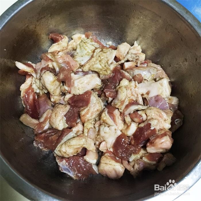 如何制作一份烤羊肉串？