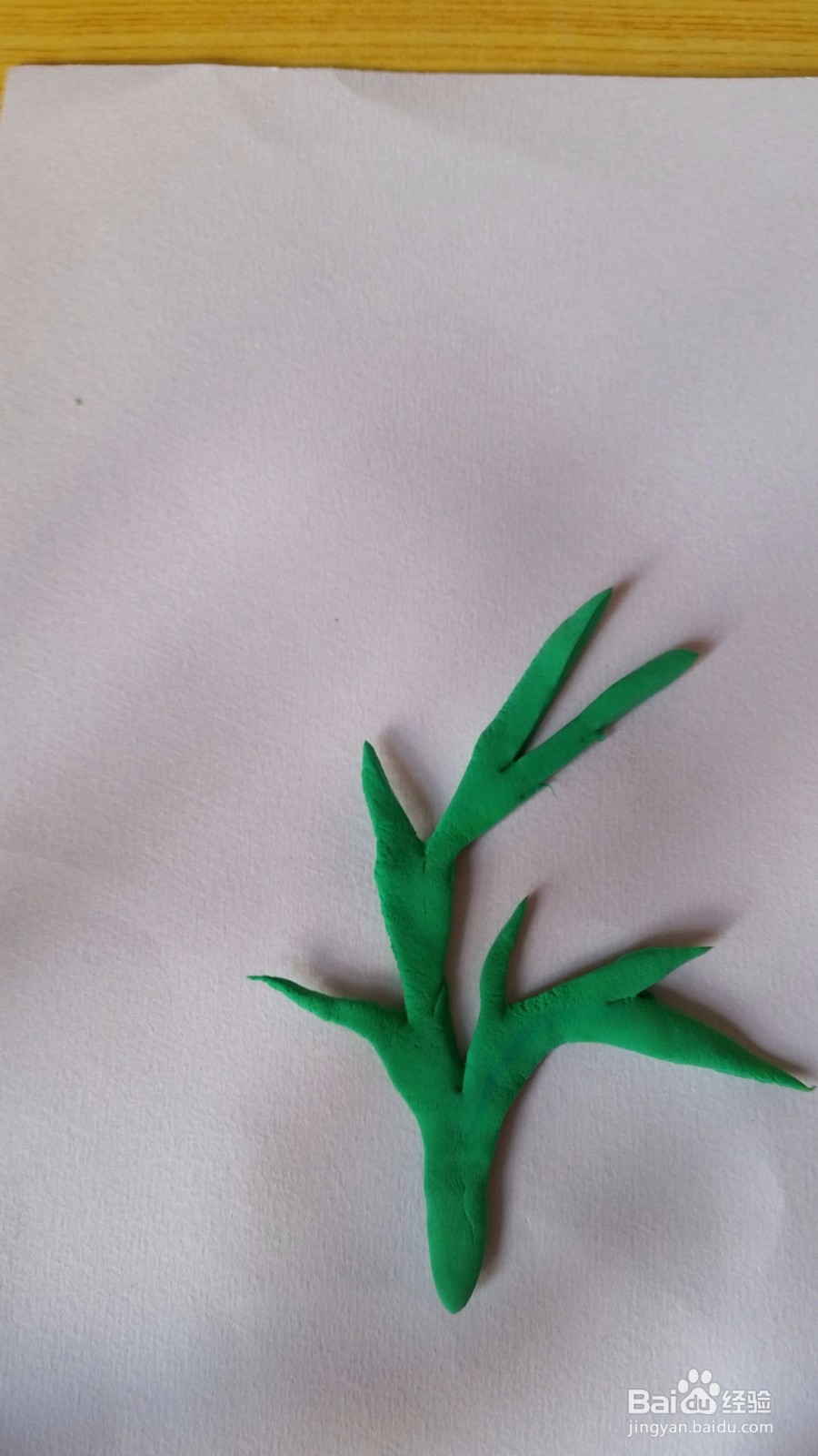 漂亮的梅花小彩泥制作