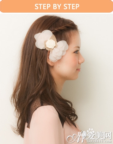 简单编发改造刘海 扎出甜美新感觉