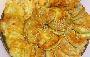 厨房小白鸡蛋茄子饼，上手超快，超好吃