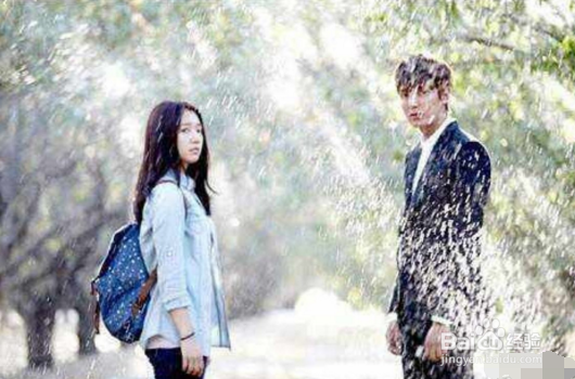 女人不想爱你的表现，自己对照，中了两条赶紧撤