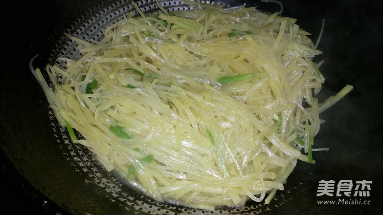 土豆丝炒韭菜