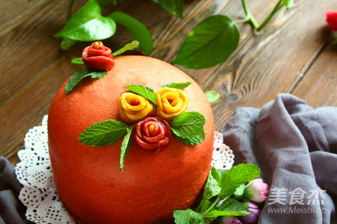 “中国红”蒸面包