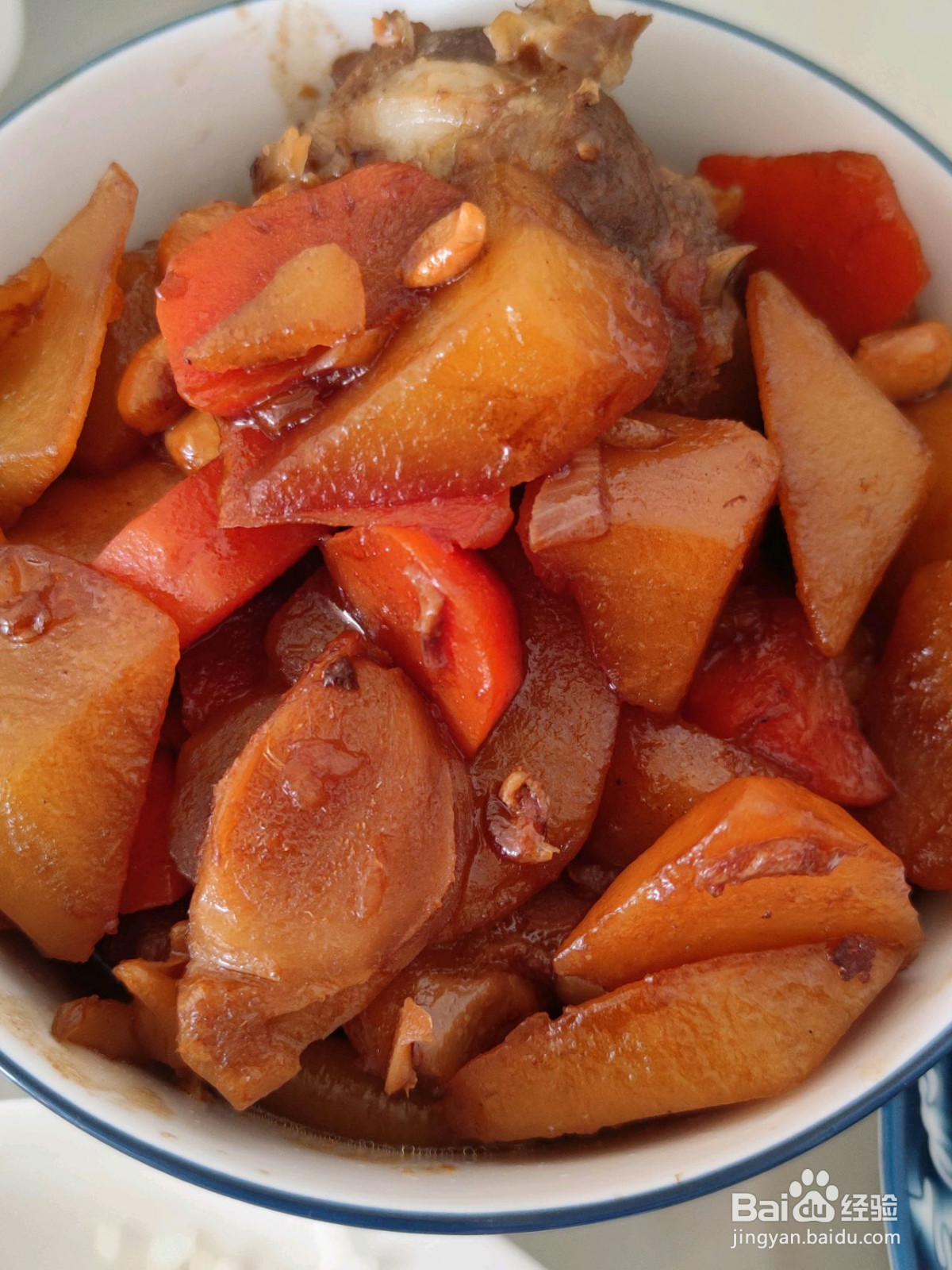 土豆胡萝卜红烧猪蹄儿的做法