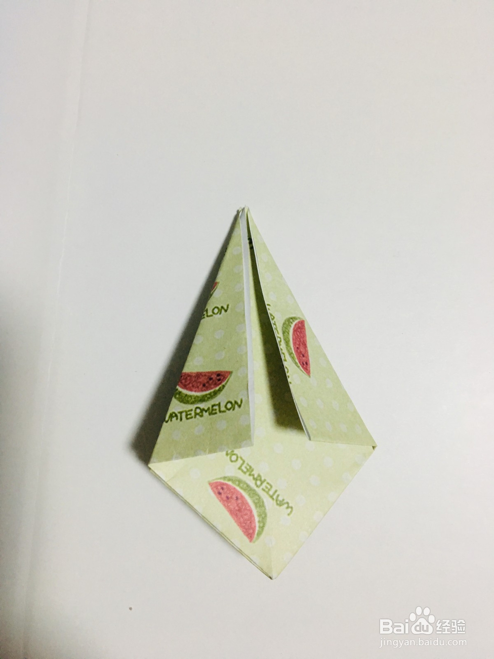 手工折纸：怎样用纸折一个四角星盒子？