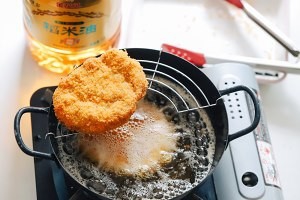 如何制作日式炸猪排？