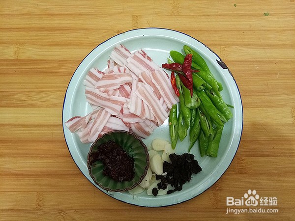五花肉炒土豆片