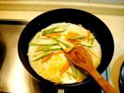 怎样自制宵夜绿酱虾球螺丝面